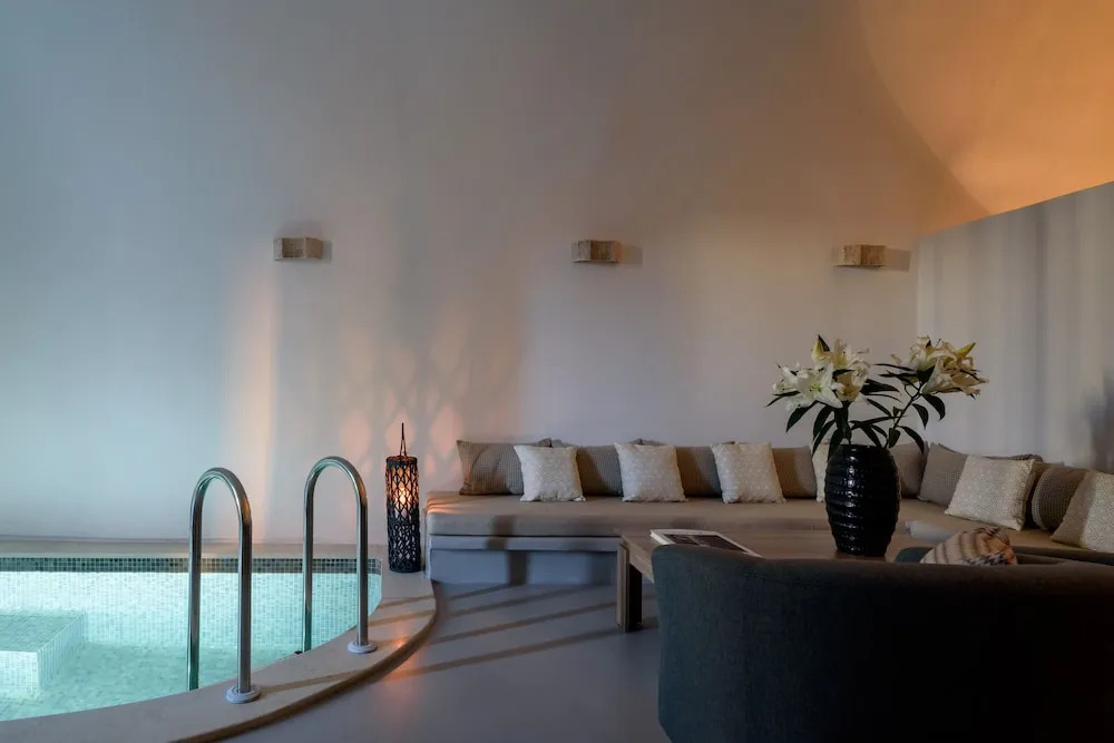 White Dream Suites