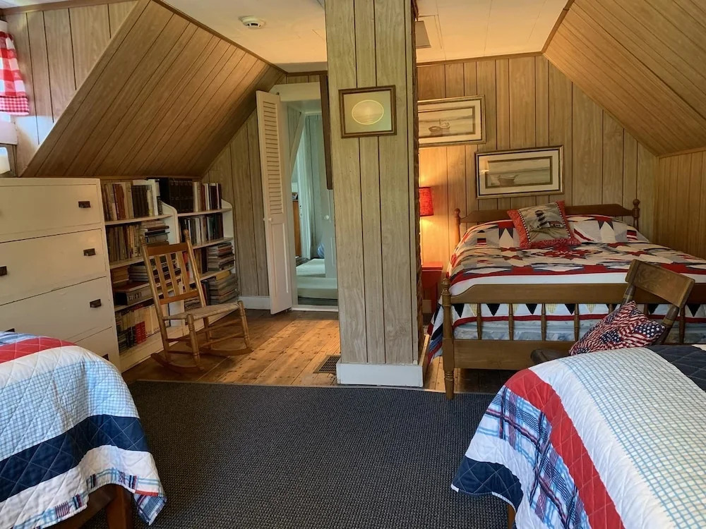 Geary House at Fifield Point - Three Bedroom Home