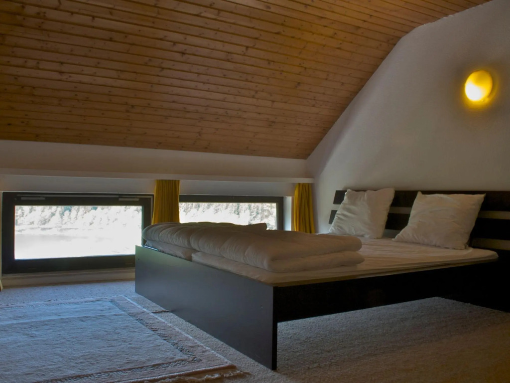 Spacious Apartment in Niedersfeld near Lake