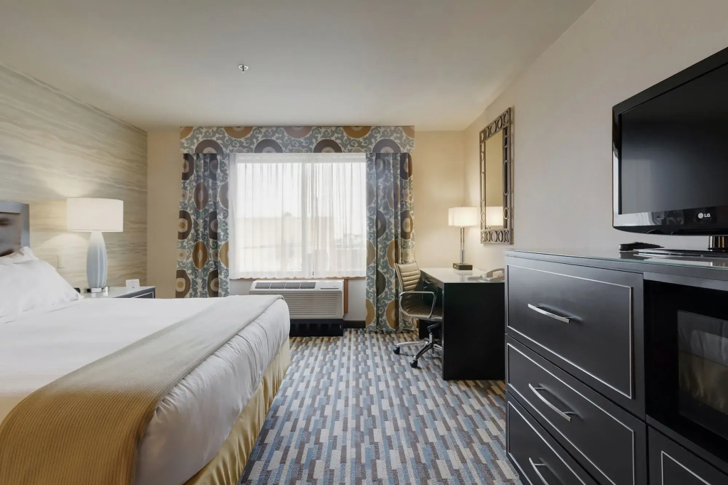 Holiday Inn Express Hotel & Suites Warwick-Providence Airport by IHG