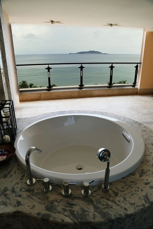 Sheraton Sanya Bay Resort