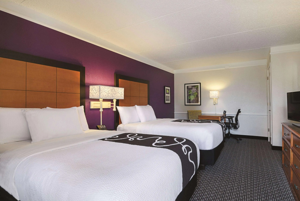 La Quinta Inn & Suites by Wyndham University Area Chapel Hill