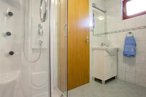 Vineyard Cottage Lustek