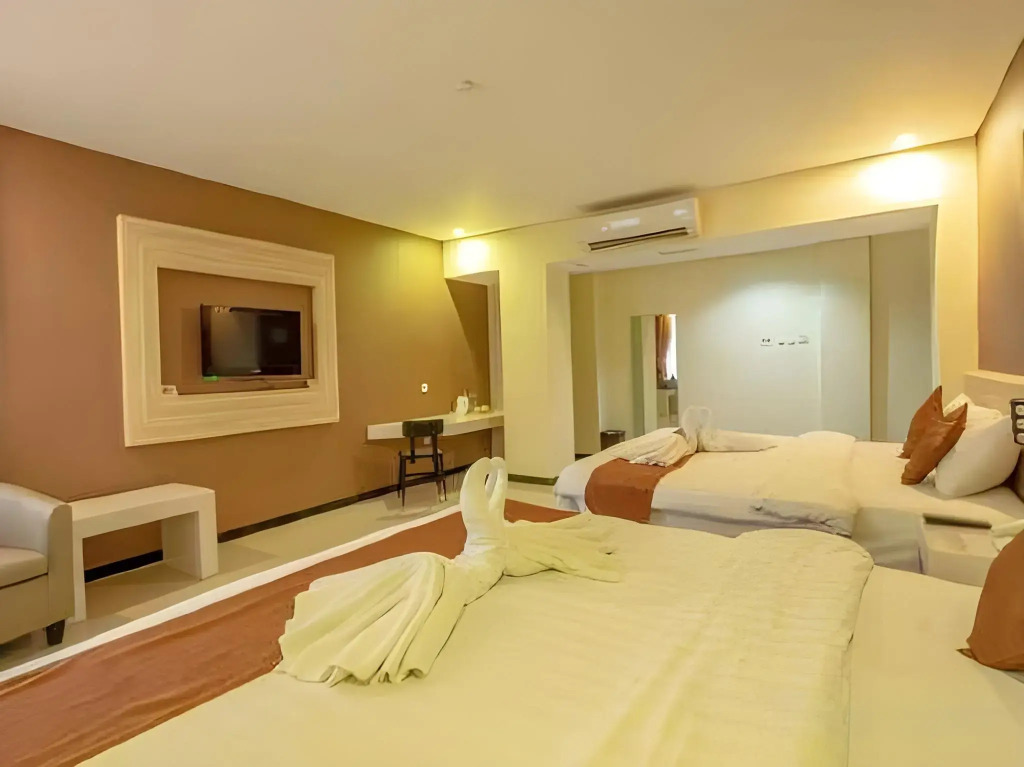 Red Chilies Hotel
