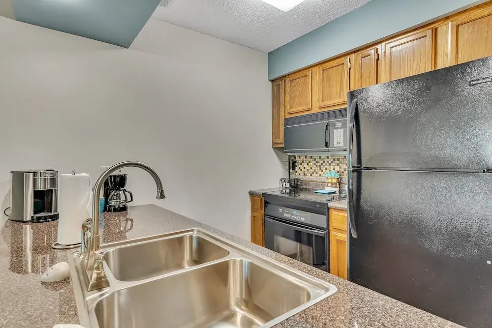 Wildwood Wonder 2 Bedroom Condo by Redawning