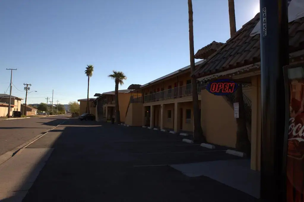 Payless Inn