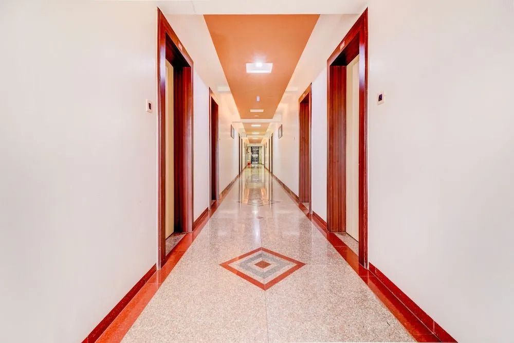 FabHotel Crystal Court Inn