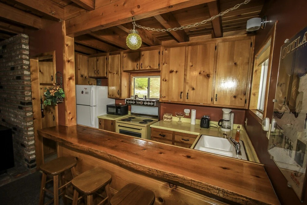 Cabin On The Lake - 2 Br cabin by RedAwning