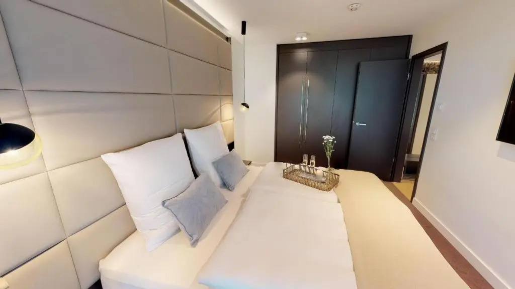 White Pearl Apartment 1.06