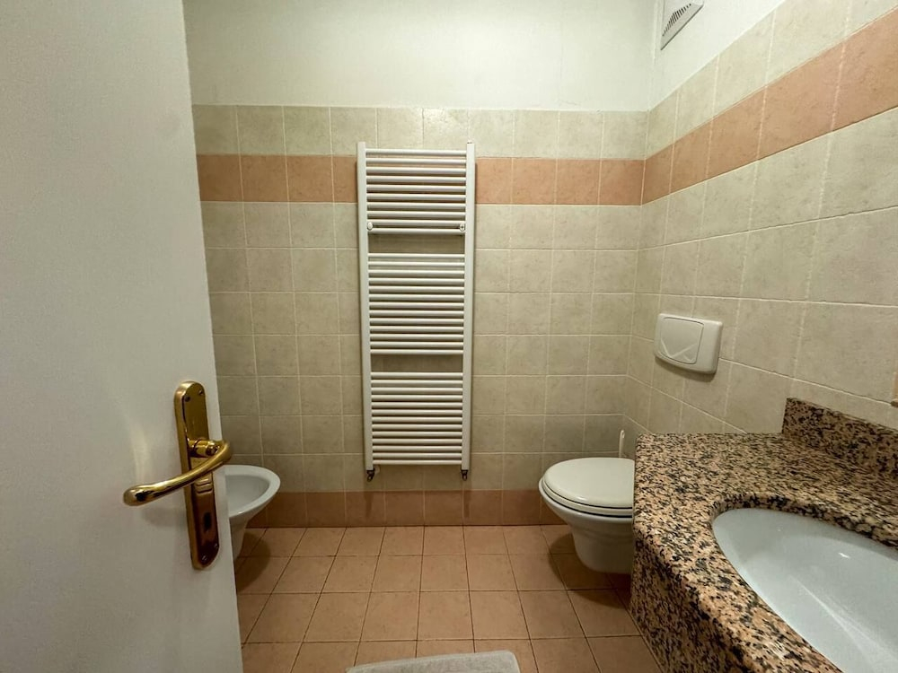 HC Hotel Garni - Rooms and Apartments