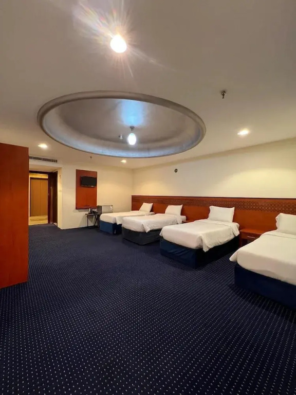 Al Farabi Hotel