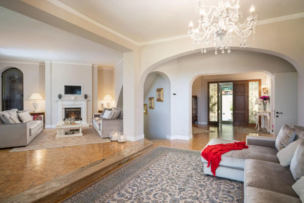 Villa Relais at the gates of Chianti-Relais "Le Fornacelle"