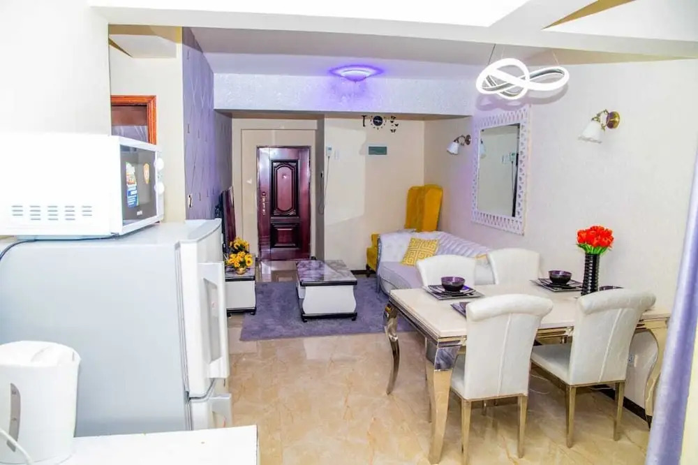 Cobot Suites Marcus Garden