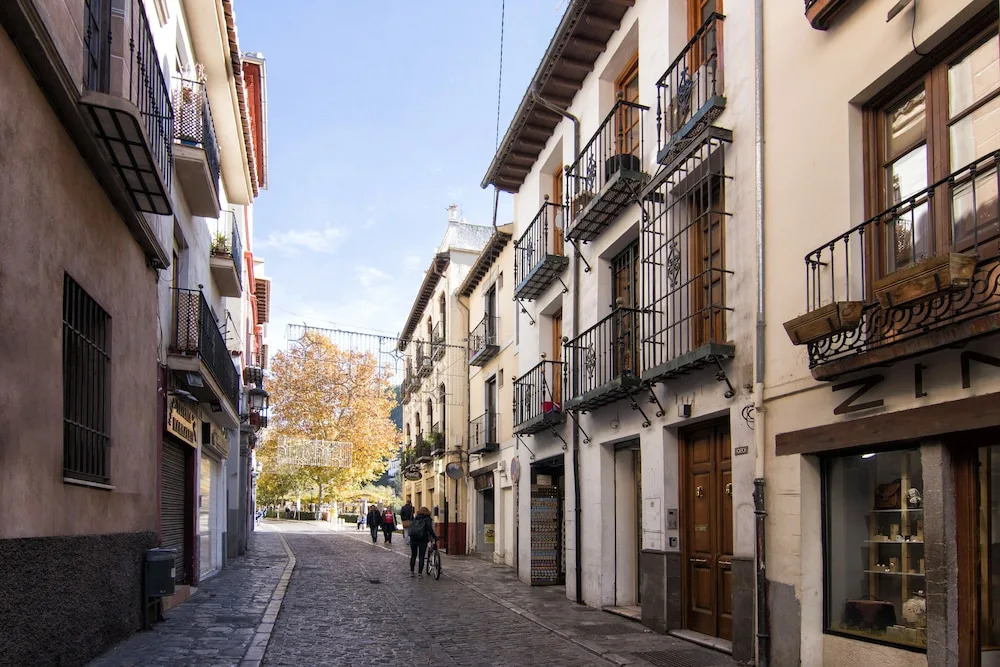 Alhambra Dreams - Luxury & Romantic