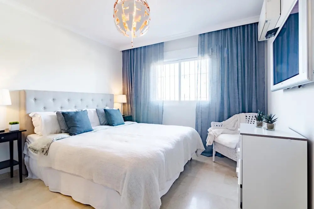 AGC28- 2 bedroom apt walking distance to beach