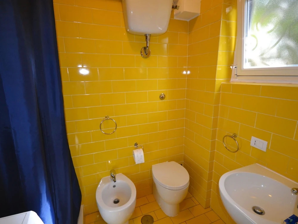 Large Apartment With sea Views in a Spacious Garden With a Shared Pool