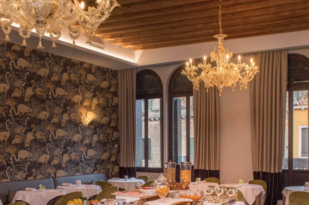 Отель IH Hotels Venezia Salute Palace