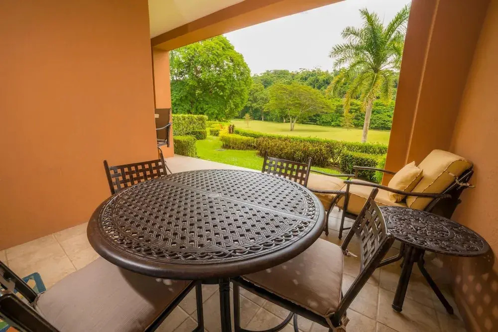 Veranda 8F - 2 bdr 2 Bath - Condo