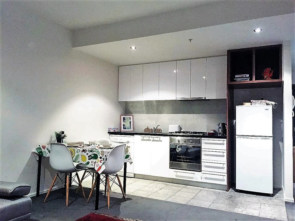2 Bd Melbourne Central Apt