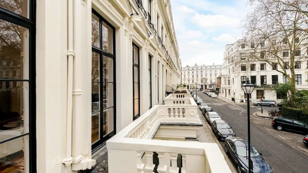 The Spacious Cleveland Square Apartment