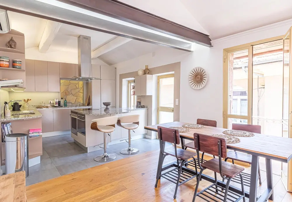 Renovated house in the center of Beausoleil