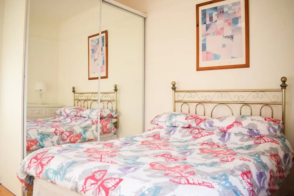 Spacious 3 Bedroom Apartment in Edinburgh
