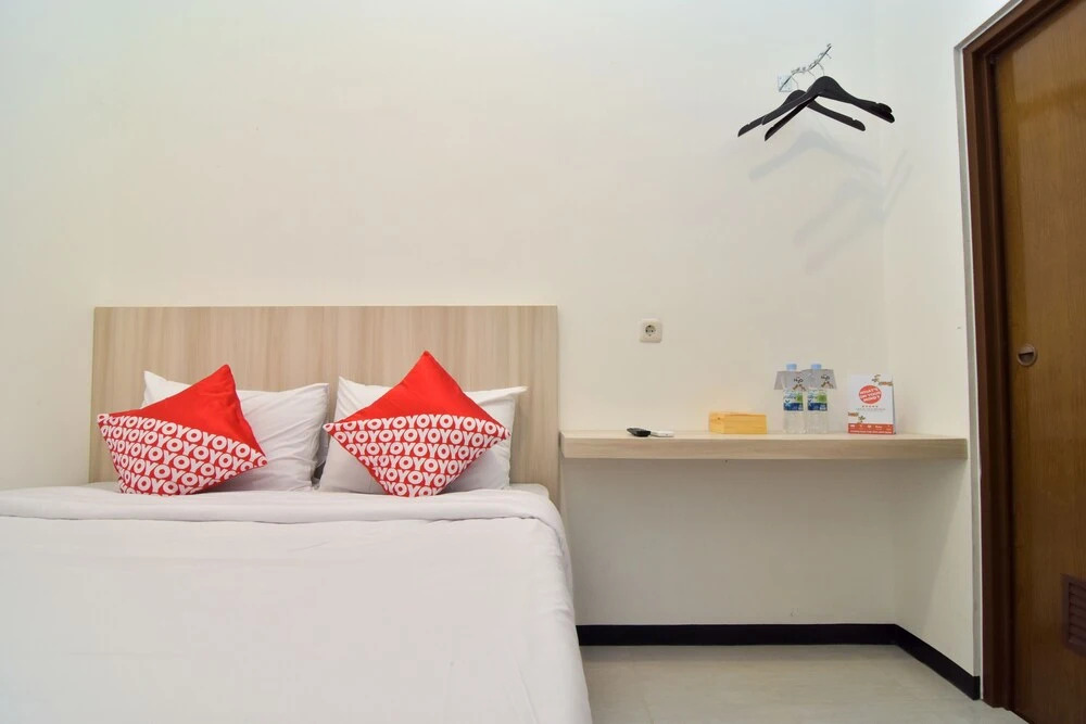Rungkut Mejoyo Selatan by OYO Rooms