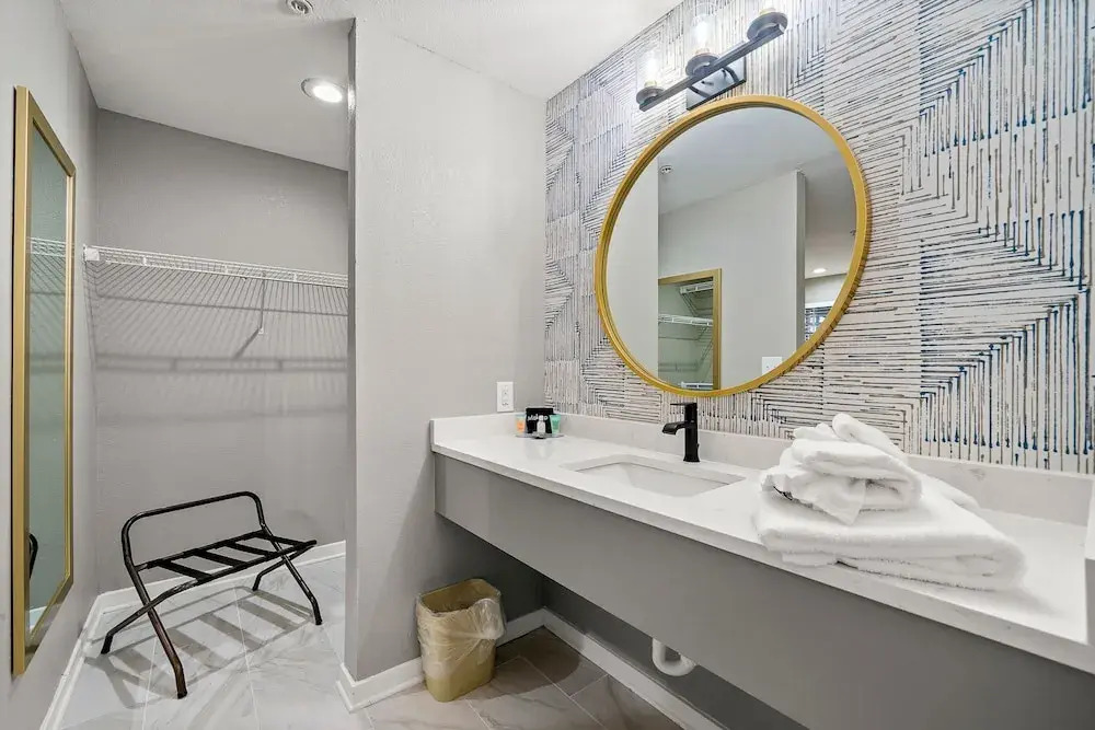 Stylish Buckhead Condo Your Urban Getaway in ATL