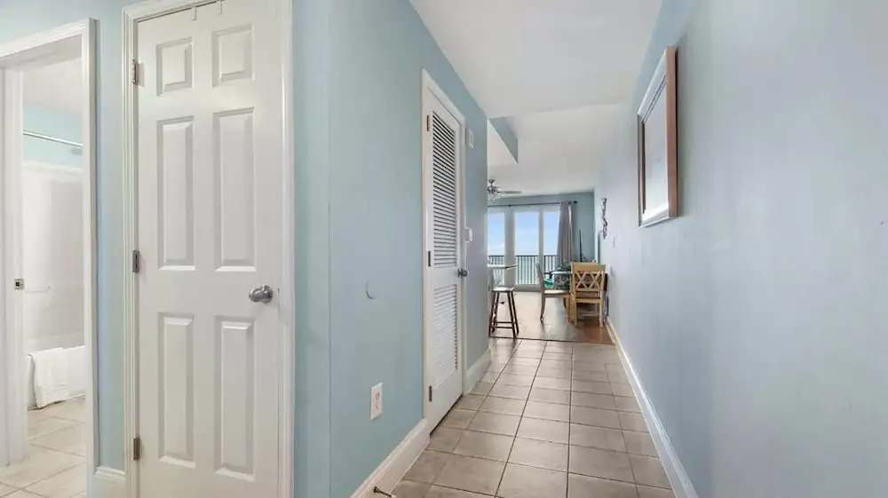 Laketown Wharf 827 - Life's A Beach