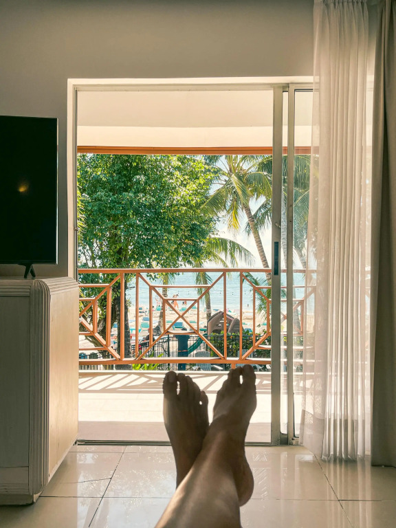 Cocoplum Beach Hotel