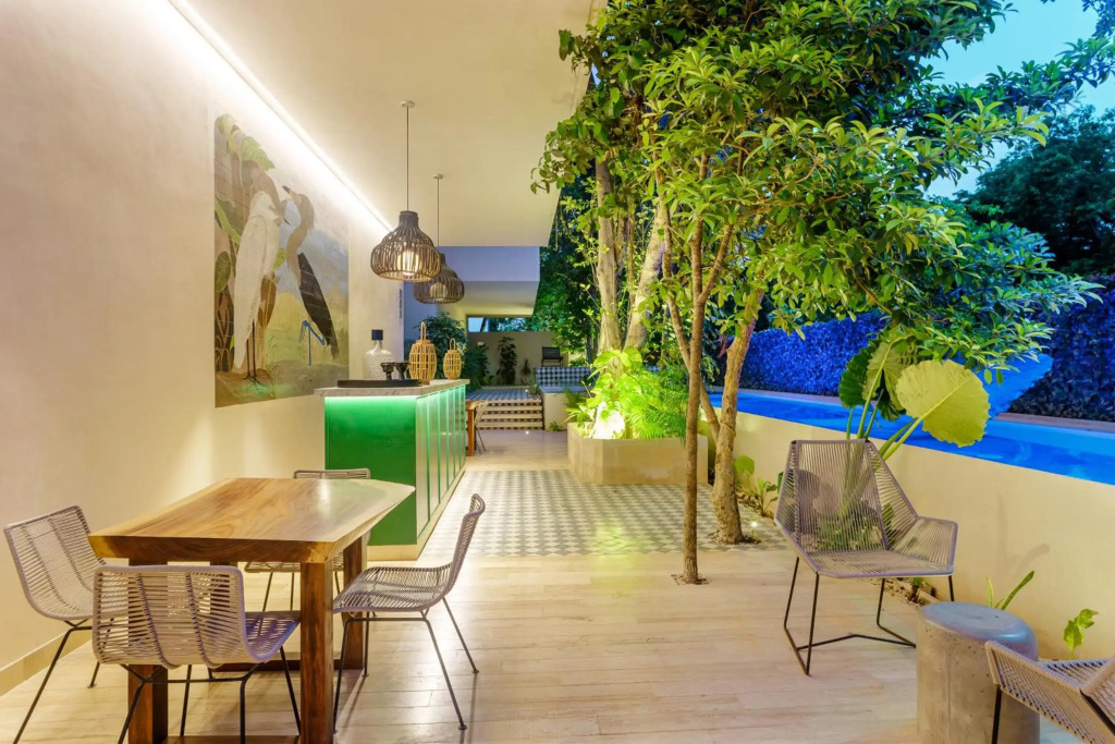 204 Hidden Gem apartment in the heart of Tulum w/ huge private terrace and pool for 6 Pax