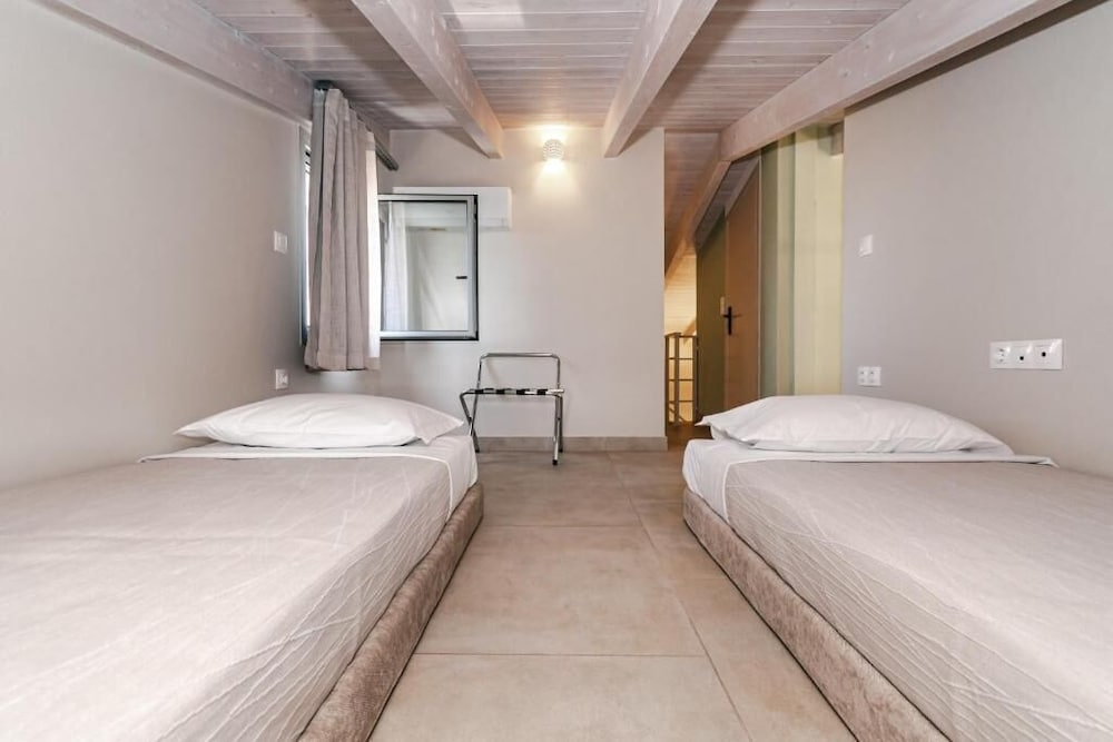 Helichrysum Lofts