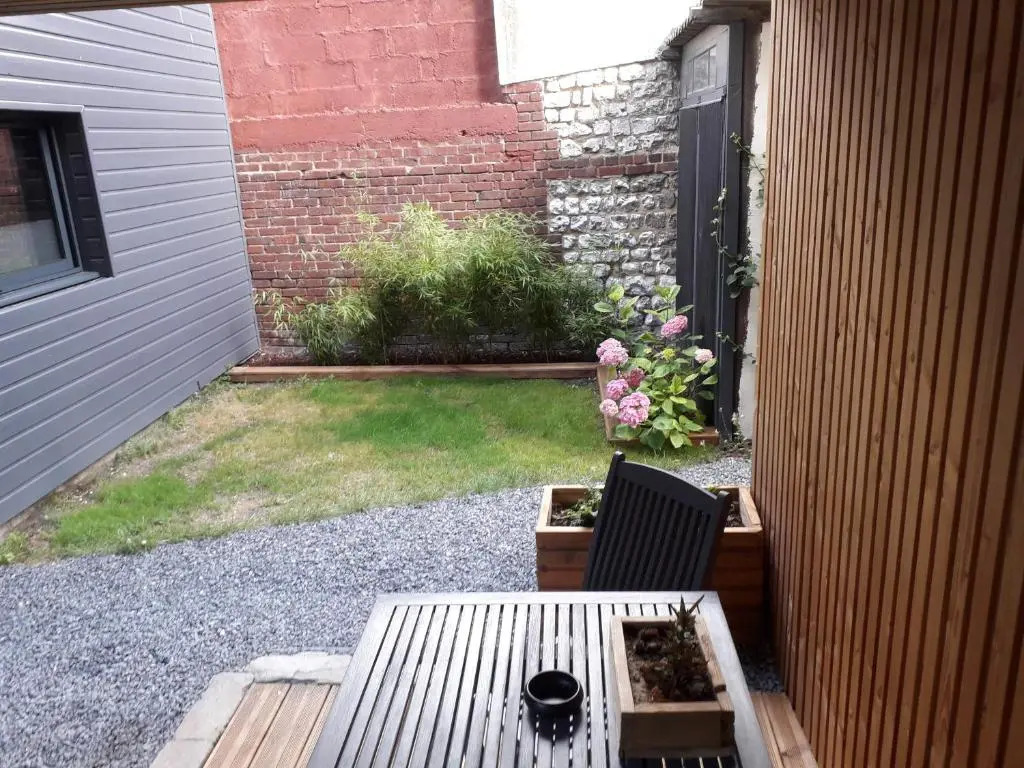 Studio avec jardin et stationnement gratuit à Rouen