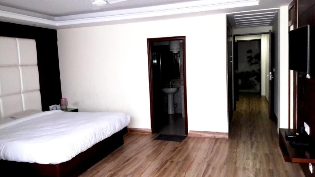 OYO 1679 Value Hotel