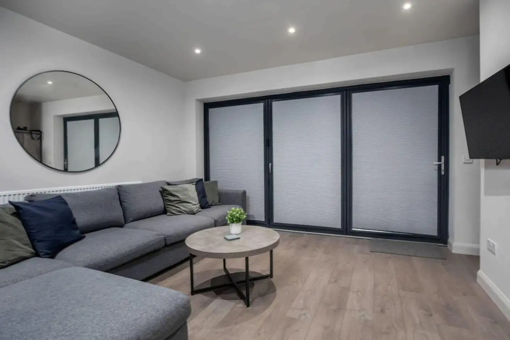 Newly Extended 3 Bed Family home Near Graves Park