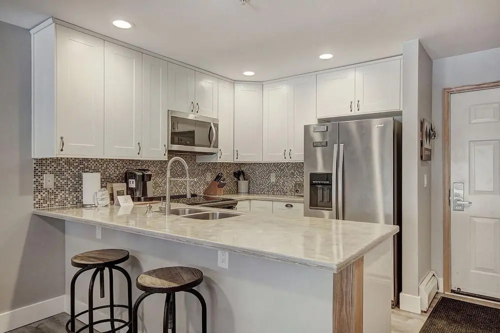 C212 Cinnamon Ridge 2 Bedroom Condo by RedAwning