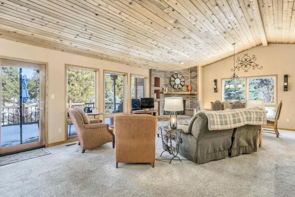 4BD Woodland Lodge Pool Table Grill Dogs Welcome