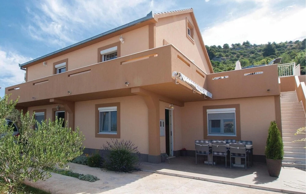 Stunning Apartment in Zatoglav With 1 Bedrooms and Wifi