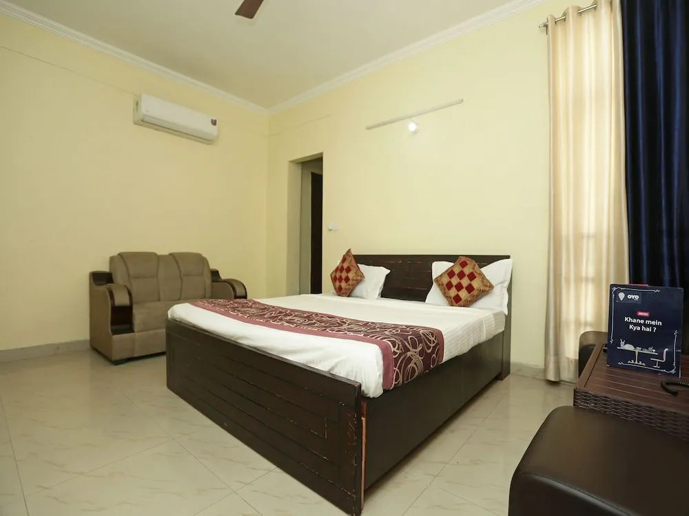 OYO 5285 Apartment Impact Associates
