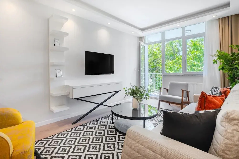 House w Garden 10 min to City s in Beyoglu
