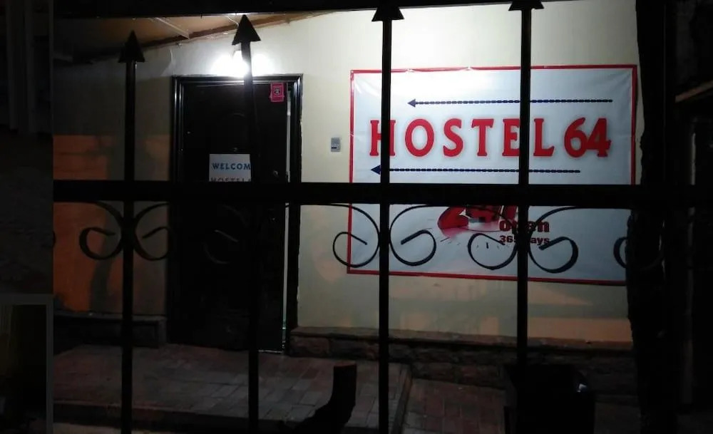 Hostel64