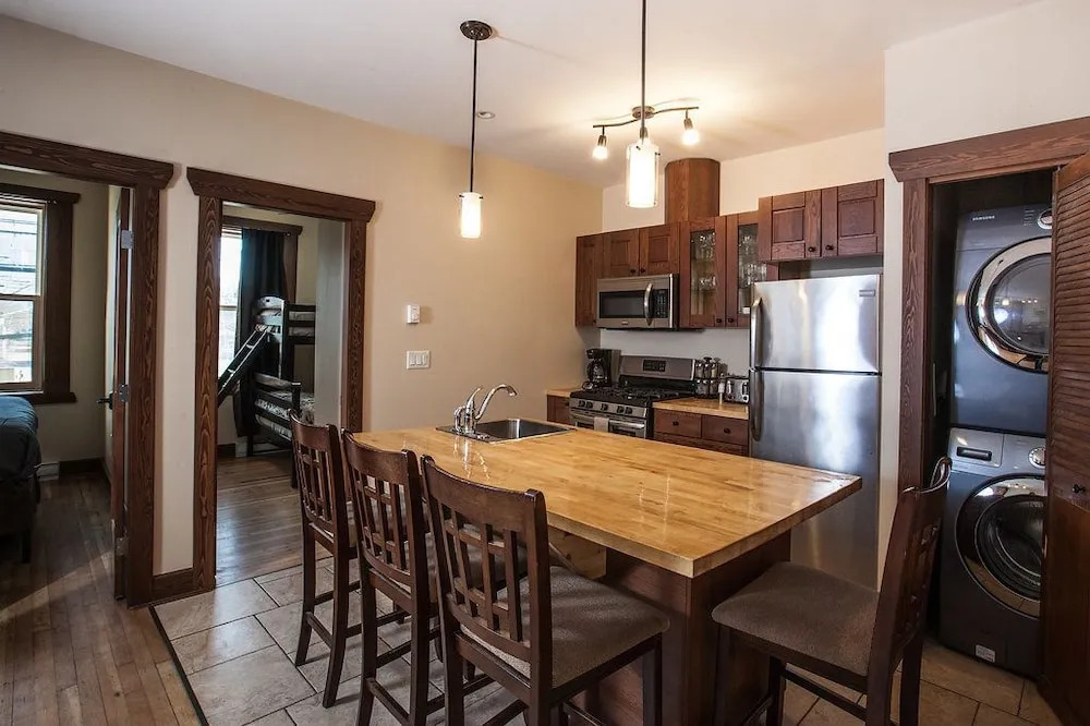 The Grizzly Den by Revelstoke Vacations