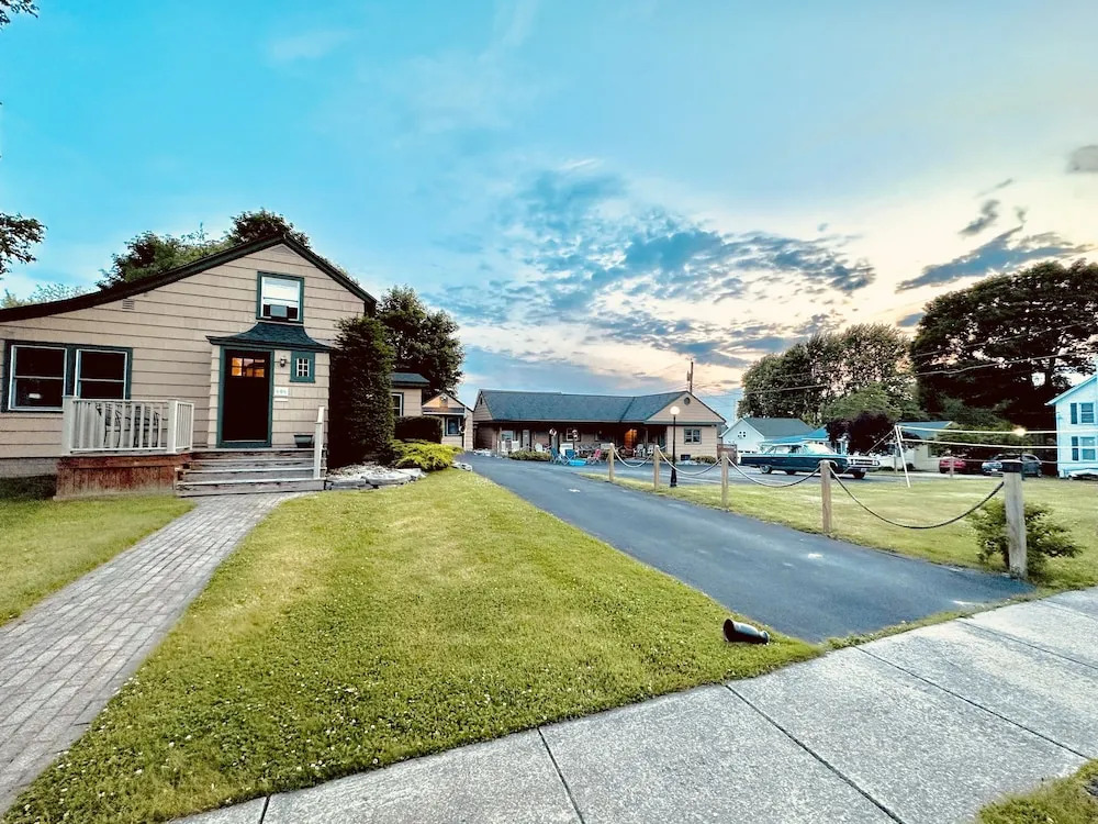 Wooden Boat Inn