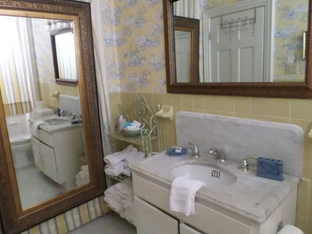 Hillard House Inn
