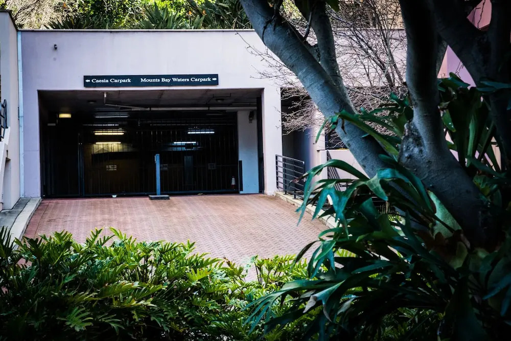 Perth City Retreat - parking, pool, self contained