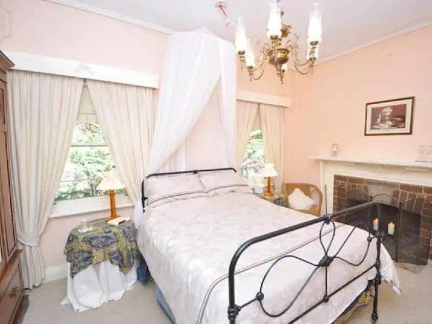 Woodford Of Leura Bed & Breakfast