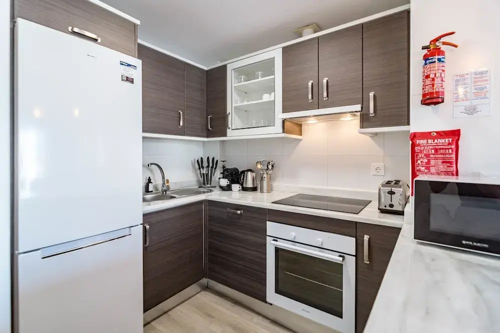 Jm2.b2 - Modern 2 Bed apt With Amazing sea Views