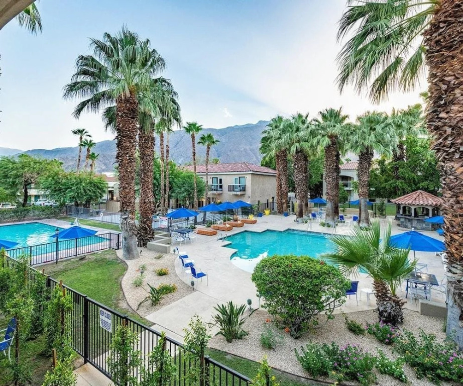 L3 Oasis Hotel