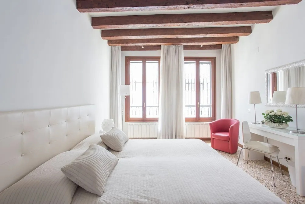 Venezia - Calle della Regina 752b