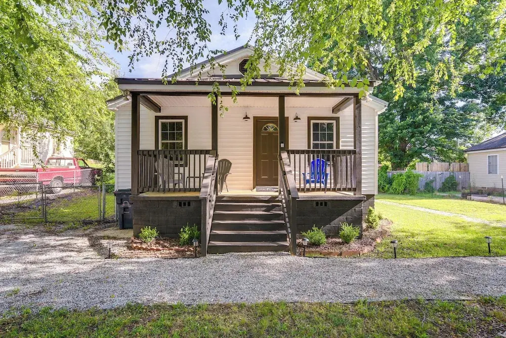 Charming Greenville Home w/ Yard: 3 Mi to Downtown